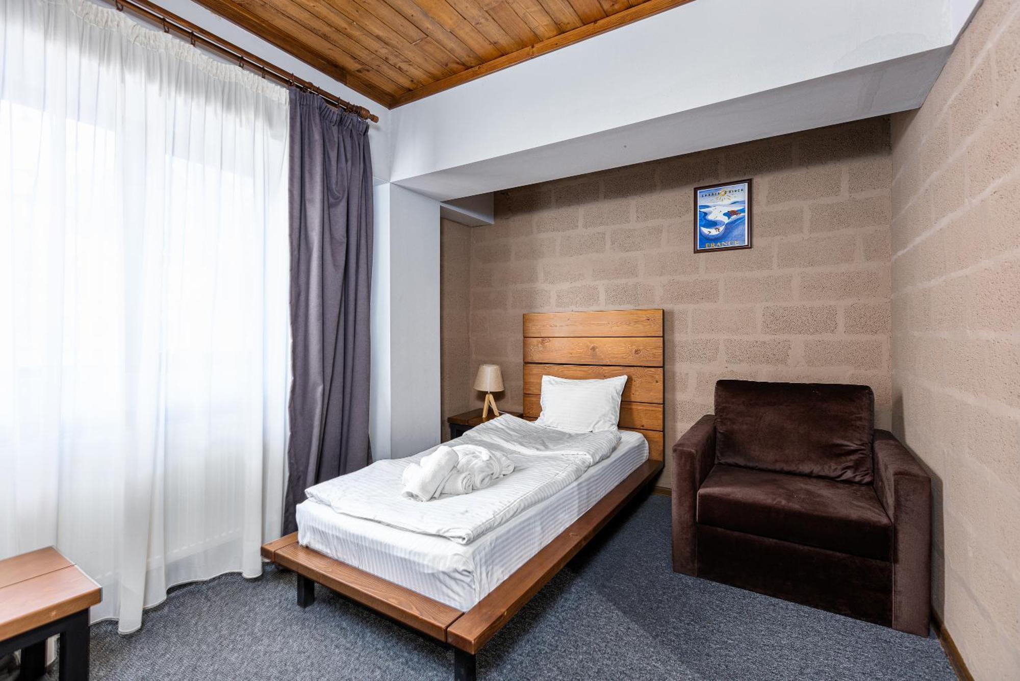Alpine Lounge Boutique Hotel Степанцмінда Номер фото
